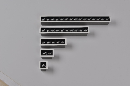 Application Advantages Of Led Linear Laser Blade Light